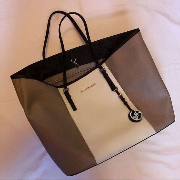 Michael Kors Jet Set Travel Tote Bag - Picture 1 of 6